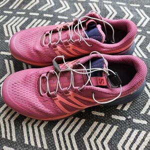 Womens Salomon sense ride trail shoe.